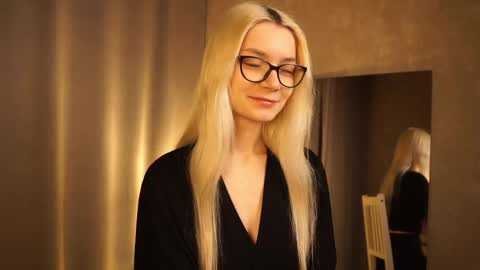 Snapshot of cassie130505 chatting on March 1, 2025, 9:37 pm Cassie online show from March 1, 2025, 9:37 pm