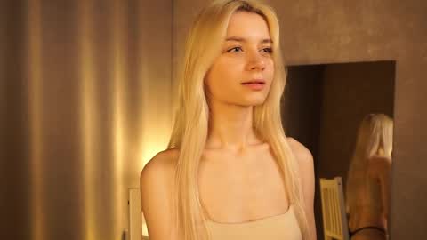 Snapshot of cassie130505 chatting on March 4, 2025, 5:34 pm Cassie online show from March 4, 2025, 5:34 pm