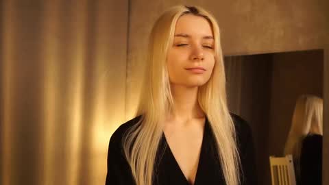 Snapshot of cassie130505 chatting on March 9, 2025, 3:05 pm Cassie online show from March 9, 2025, 3:05 pm