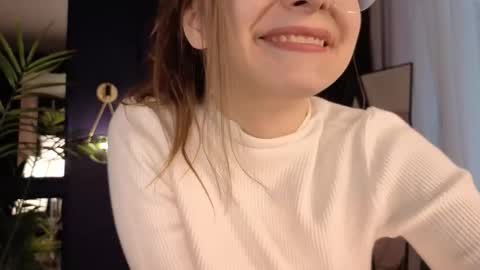 Snapshot of cassiecool chatting on October 29, 2025, 1:02 pm assie online show from October 29, 2025, 1:02 pm