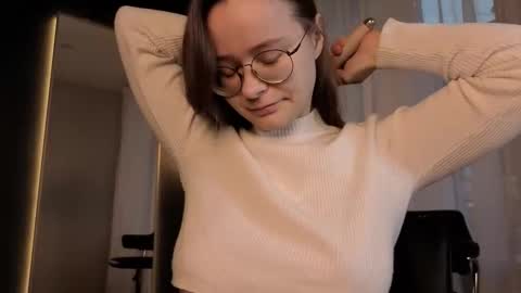 Snapshot of cassiecool chatting on November 13, 2025, 12:37 pm assie online show from November 13, 2025, 12:37 pm