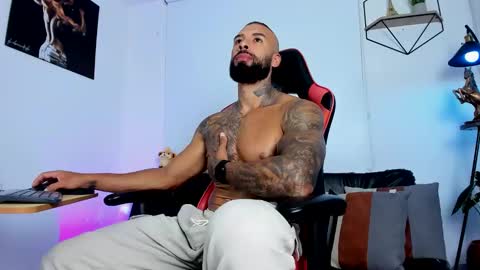 Matheo Brown online show from March 12, 2025, 11:01 pm