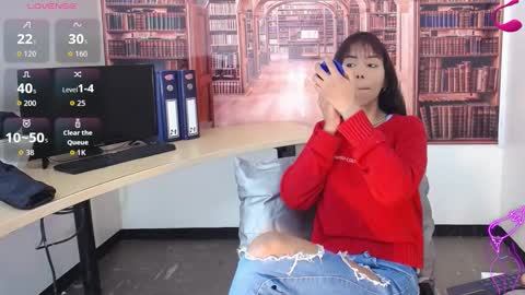 Queen Catalella online show from December 1, 2025, 2:27 am