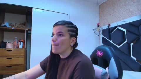 Snapshot of cataleya_sambrano chatting on November 12, 2025, 11:10 am Cataleya online show from November 12, 2025, 11:10 am