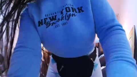 Snapshot of cataleya_sambrano chatting on November 18, 2025, 11:03 am Cataleya online show from November 18, 2025, 11:03 am