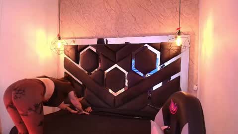 Snapshot of cataleya_sambrano chatting on November 24, 2025, 11:10 am Cataleya online show from November 24, 2025, 11:10 am