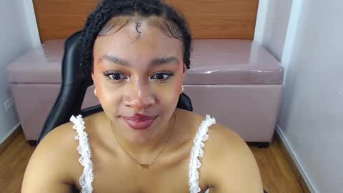 Snapshot of catalina25_t chatting on October 29, 2025, 8:21 pm catalina25_t online show from October 29, 2025, 8:21 pm