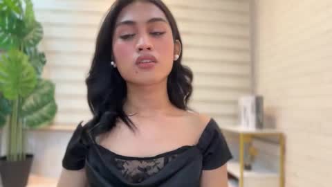 catalina2605 online show from October 6, 2025, 4:48 pm