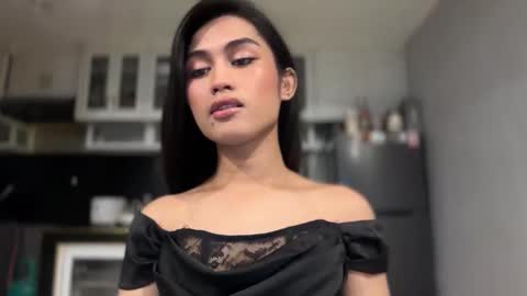 catalina2605 online show from November 4, 2025, 3:33 pm