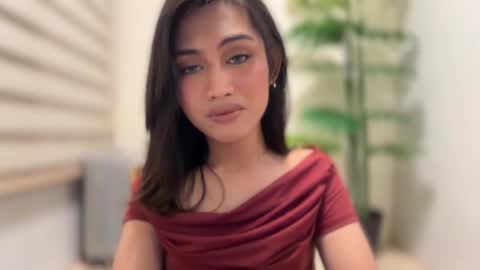 catalina2605 online show from November 18, 2025, 5:39 pm