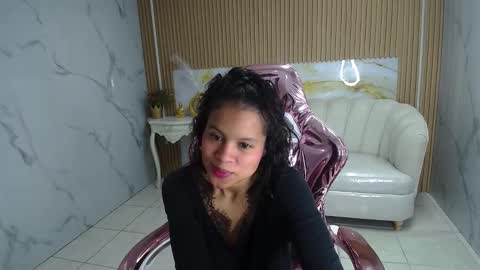 Snapshot of catalina5_s chatting on October 12, 2025, 1:32 pm Catalina online show from October 12, 2025, 1:32 pm