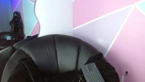 Snapshot of catalina_santana20 chatting on October 21, 2025, 8:42 pm Catalina online show from October 21, 2025, 8:42 pm