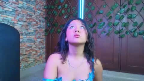 Snapshot of catalina_santana20 chatting on November 12, 2025, 11:03 pm Catalina online show from November 12, 2025, 11:03 pm