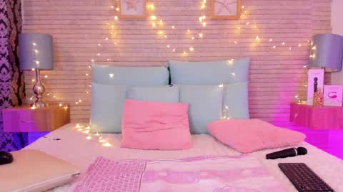 Snapshot of catalinnathompson chatting on December 27, 2024, 3:04 pm CatalinnaThompson online show from December 27, 2024, 3:04 pm