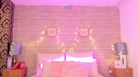 Snapshot of catalinnathompson chatting on January 28, 2025, 11:49 am CatalinnaThompson online show from January 28, 2025, 11:49 am