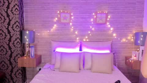 Snapshot of catalinnathompson chatting on January 29, 2025, 12:02 pm CatalinnaThompson online show from January 29, 2025, 12:02 pm