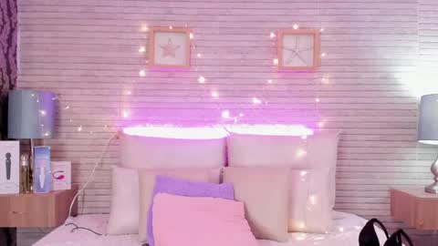 Snapshot of catalinnathompson chatting on February 13, 2025, 3:03 pm CatalinnaThompson online show from February 13, 2025, 3:03 pm