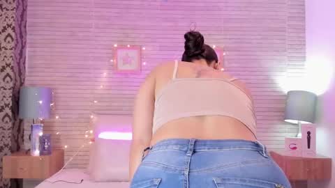 Snapshot of catalinnathompson chatting on March 1, 2025, 12:01 pm CatalinnaThompson online show from March 1, 2025, 12:01 pm