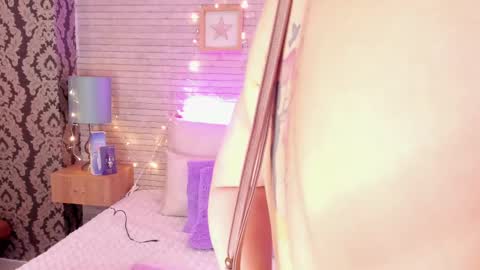 Snapshot of catalinnathompson chatting on March 4, 2025, 12:01 pm CatalinnaThompson online show from March 4, 2025, 12:01 pm