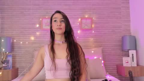 Snapshot of catalinnathompson chatting on March 7, 2025, 3:07 pm CatalinnaThompson online show from March 7, 2025, 3:07 pm