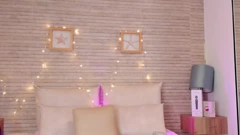 Snapshot of catalinnathompson chatting on March 9, 2025, 6:21 pm CatalinnaThompson online show from March 9, 2025, 6:21 pm