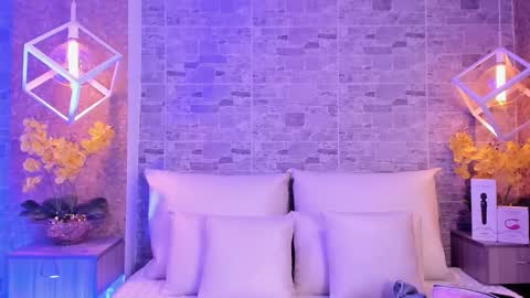 Snapshot of catalinnathompson chatting on November 8, 2025, 12:05 pm CatalinnaThompson online show from November 8, 2025, 12:05 pm