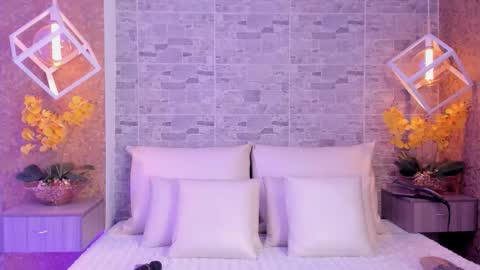 Snapshot of catalinnathompson chatting on November 19, 2025, 12:05 pm CatalinnaThompson online show from November 19, 2025, 12:05 pm