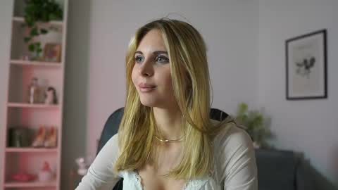 catecrago  online show from February 17, 2025, 8:52 am