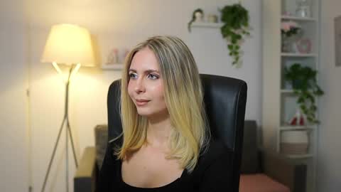 catecrago  online show from October 6, 2025, 1:30 pm