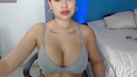 Snapshot of caterineloves chatting on February 18, 2025, 6:58 pm katerine online show from February 18, 2025, 6:58 pm