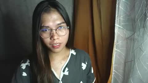 catherine_365 online show from September 19, 2025, 2:02 am