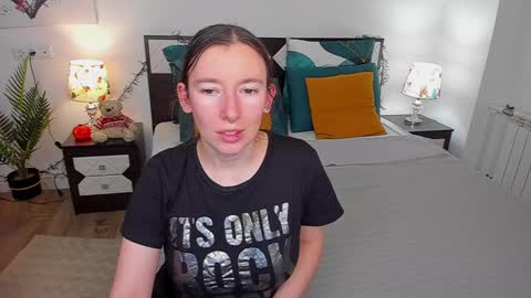 Catrin online show from December 5, 2024, 2:31 am