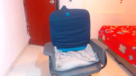 Snapshot of cathi_nahomi chatting on November 30, 2025, 7:12 am cathi_nahomi online show from November 30, 2025, 7:12 am