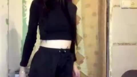 Lola online show from October 23, 2025, 9:24 pm