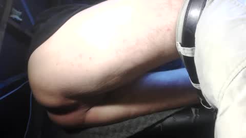 Snapshot of caughtnaked chatting on November 8, 2025, 8:29 pm caughtnaked online show from November 8, 2025, 8:29 pm