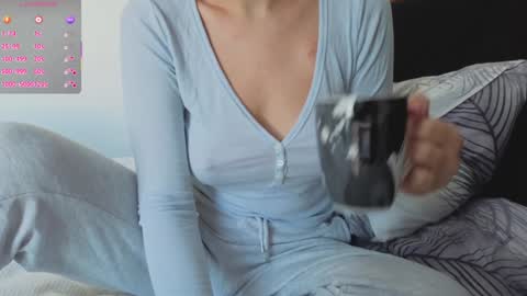 Folow my instagram cuteback7272 and onlyfans cbhotblonde1 online show from October 4, 2025, 6:33 am