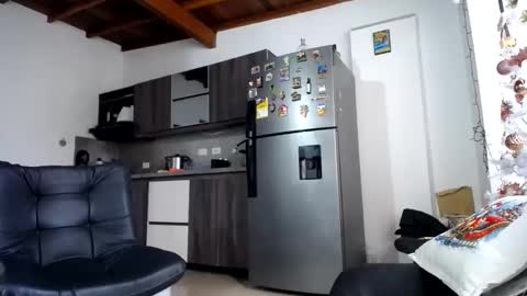 ceci online show from December 15, 2025, 9:41 pm