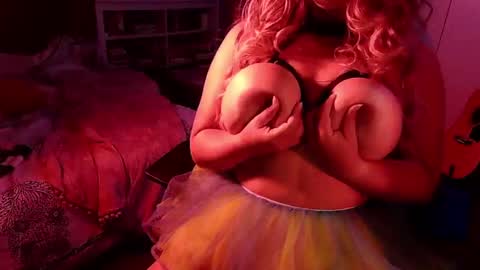 Snapshot of ceecee868652 chatting on September 14, 2025, 9:47 pm CeeCee online show from September 14, 2025, 9:47 pm