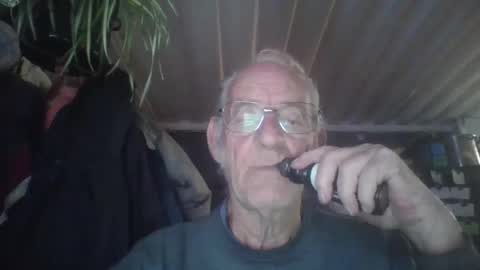 Chuck online show from October 5, 2025, 3:49 am