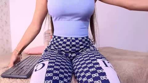 Snapshot of celeste_moonx chatting on October 16, 2025, 11:55 am Celeste online show from October 16, 2025, 11:55 am
