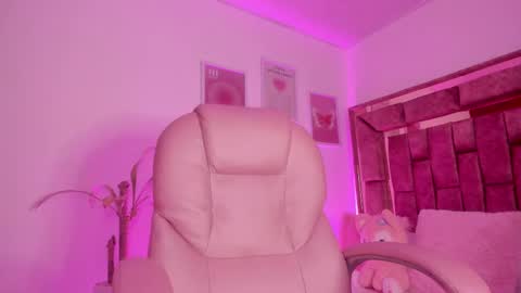 Snapshot of celestecute_ chatting on February 12, 2025, 11:30 pm Celeste   INSTAGRAM Celestecute 01 online show from February 12, 2025, 11:30 pm
