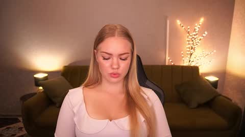 celestenoirr online show from September 25, 2025, 6:50 am