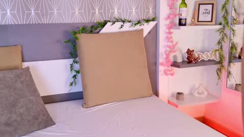 Snapshot of celine_lee chatting on October 2, 2025, 6:59 pm Celine online show from October 2, 2025, 6:59 pm