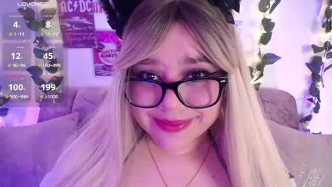 Snapshot of chaarlotte_1 chatting on November 7, 2025, 6:52 pm charlotte online show from November 7, 2025, 6:52 pm