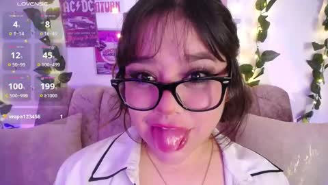 Snapshot of chaarlotte_1 chatting on November 29, 2025, 6:33 pm charlotte online show from November 29, 2025, 6:33 pm