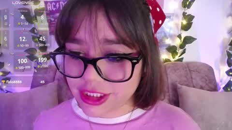 Snapshot of chaarlotte_1 chatting on December 4, 2025, 7:33 pm charlotte online show from December 4, 2025, 7:33 pm