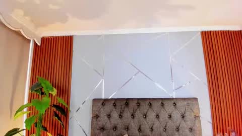 CHAARLOTTEE online show from December 16, 2025, 8:25 pm