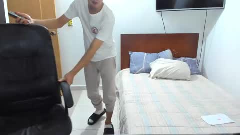 Kenji online show from November 26, 2025, 1:17 am