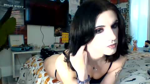 chanel2002 online show from October 29, 2025, 2:52 pm