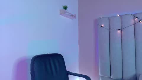 C H A N E L online show from November 10, 2025, 2:54 am